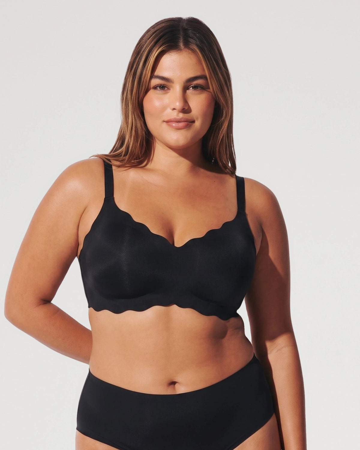 Close-up detail of the Seamless Scalloped Jelly Bra design | LilyCurve