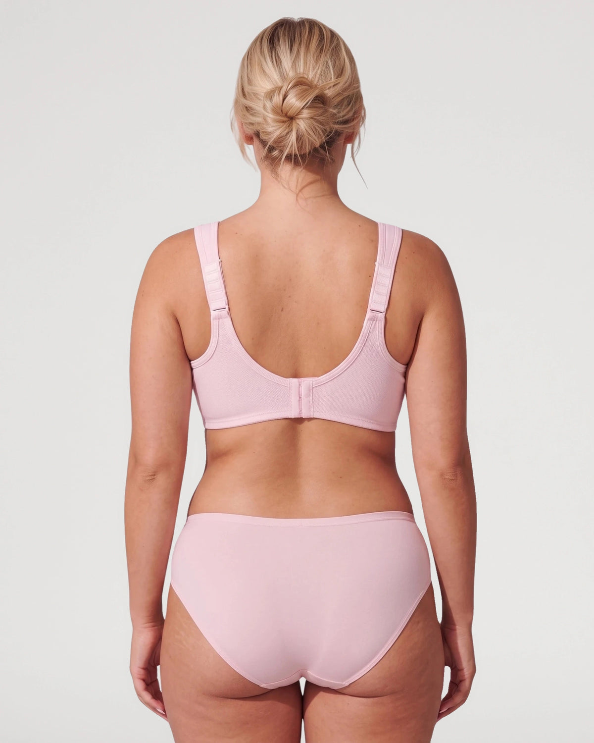 Model-style fit view of the Unlined Underwire Full Coverage Bra | LilyCurve