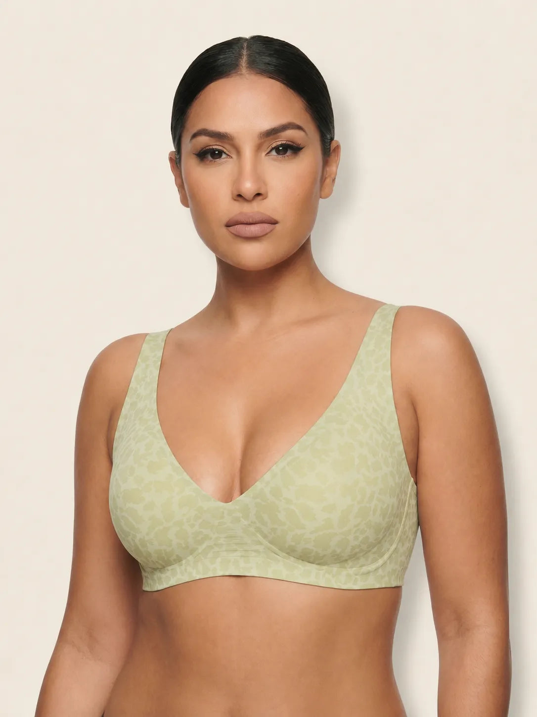 Soutien-gorge sans couture plongeant push-up sans armature en gel