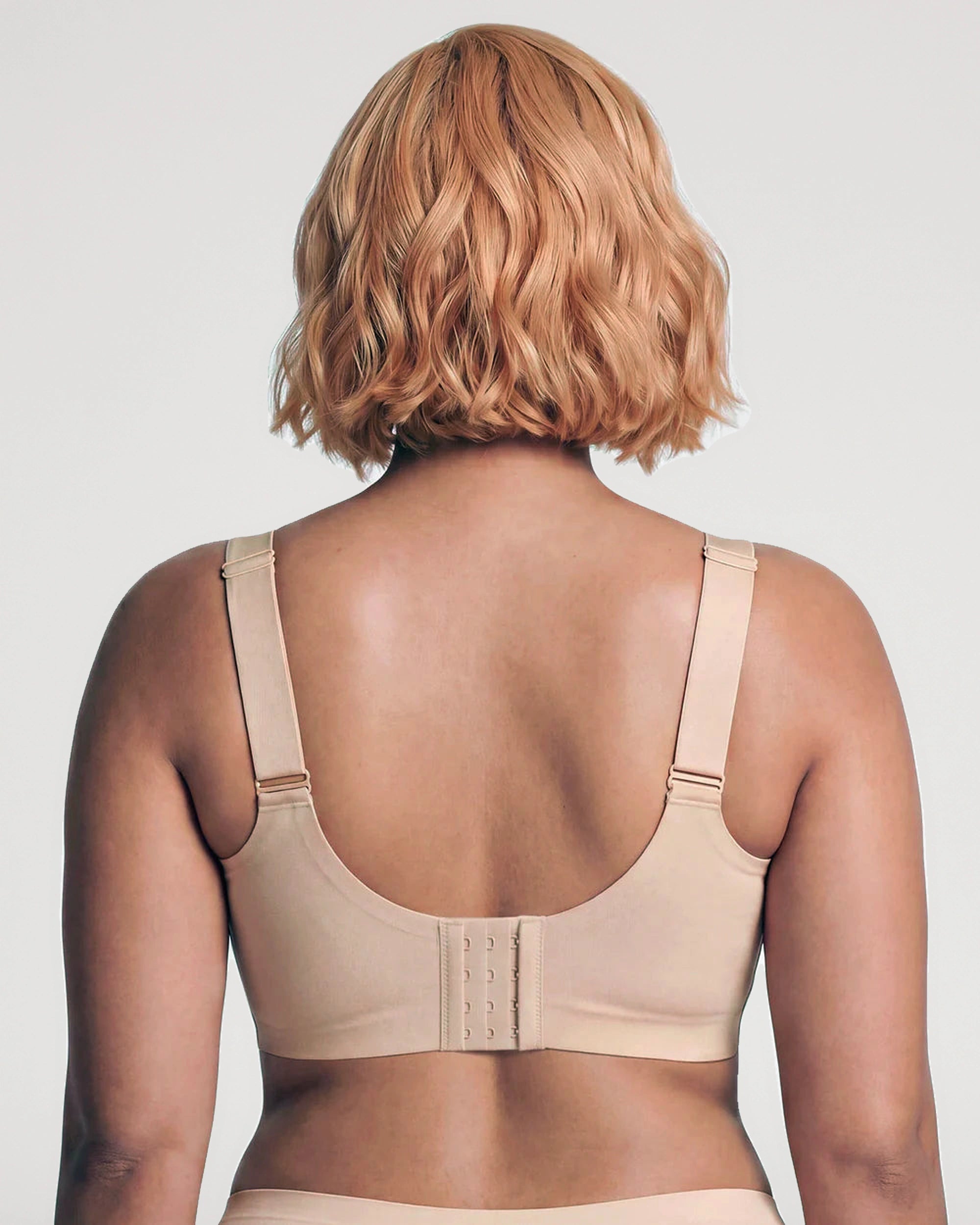 Studio fit image for the Comfortable Wireless Full Coverage Jelly Smoothing Bra | LilyCurve