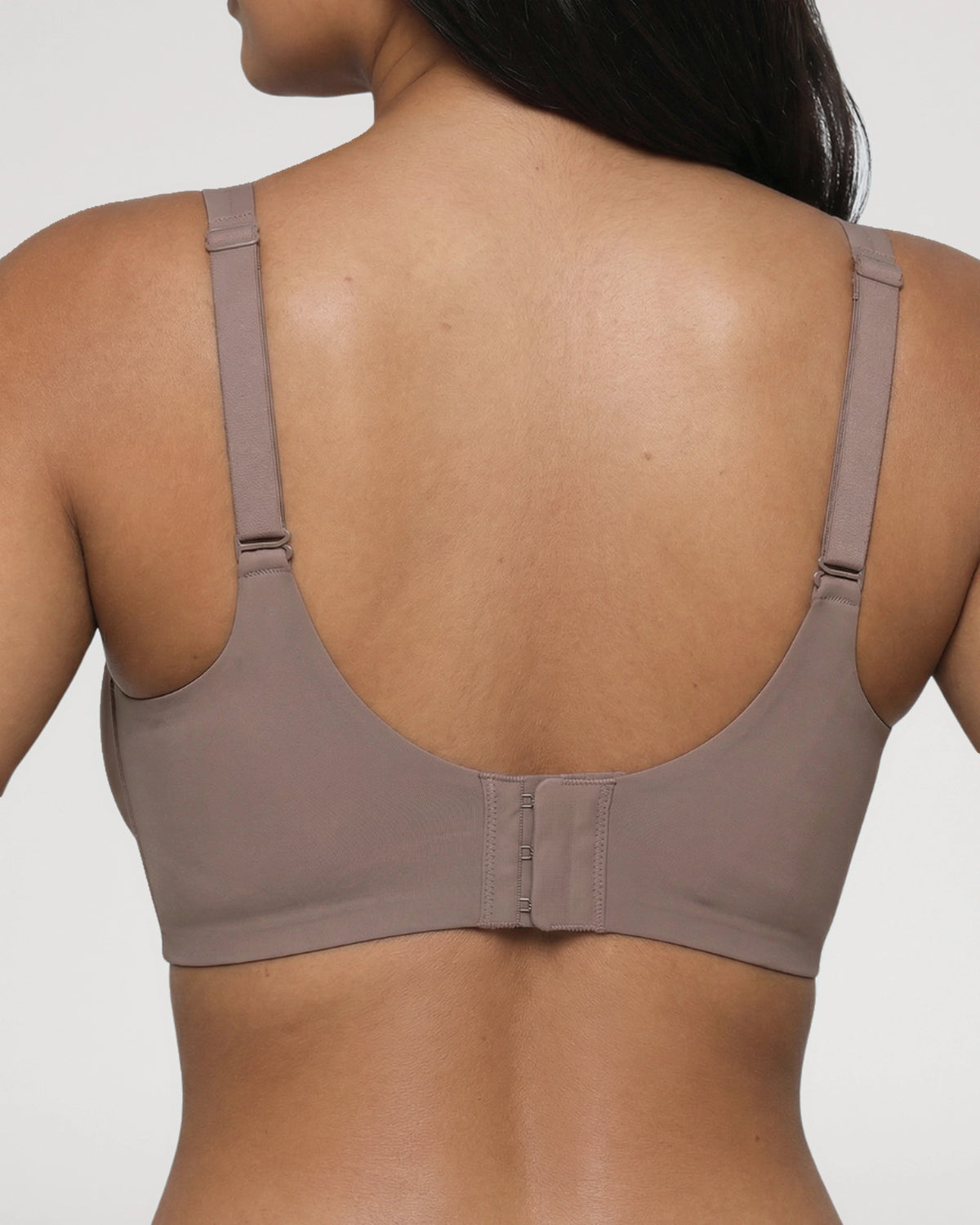 Model-style fit view of the Wireless Jelly Push Up Plunge Bra | LilyCurve