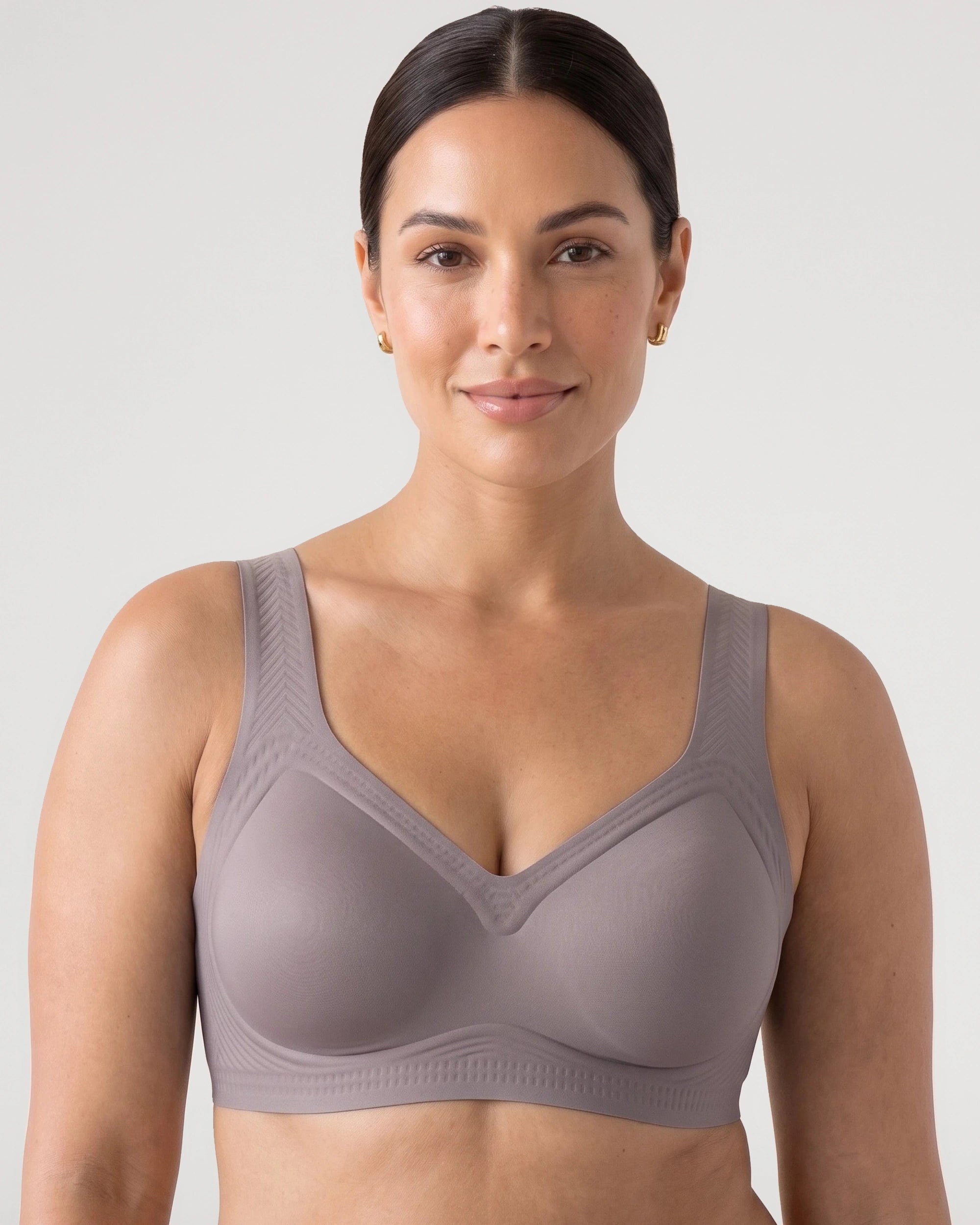 Front fit view of the Full Coverage Smooth Back Jelly Bra | LilyCurve
