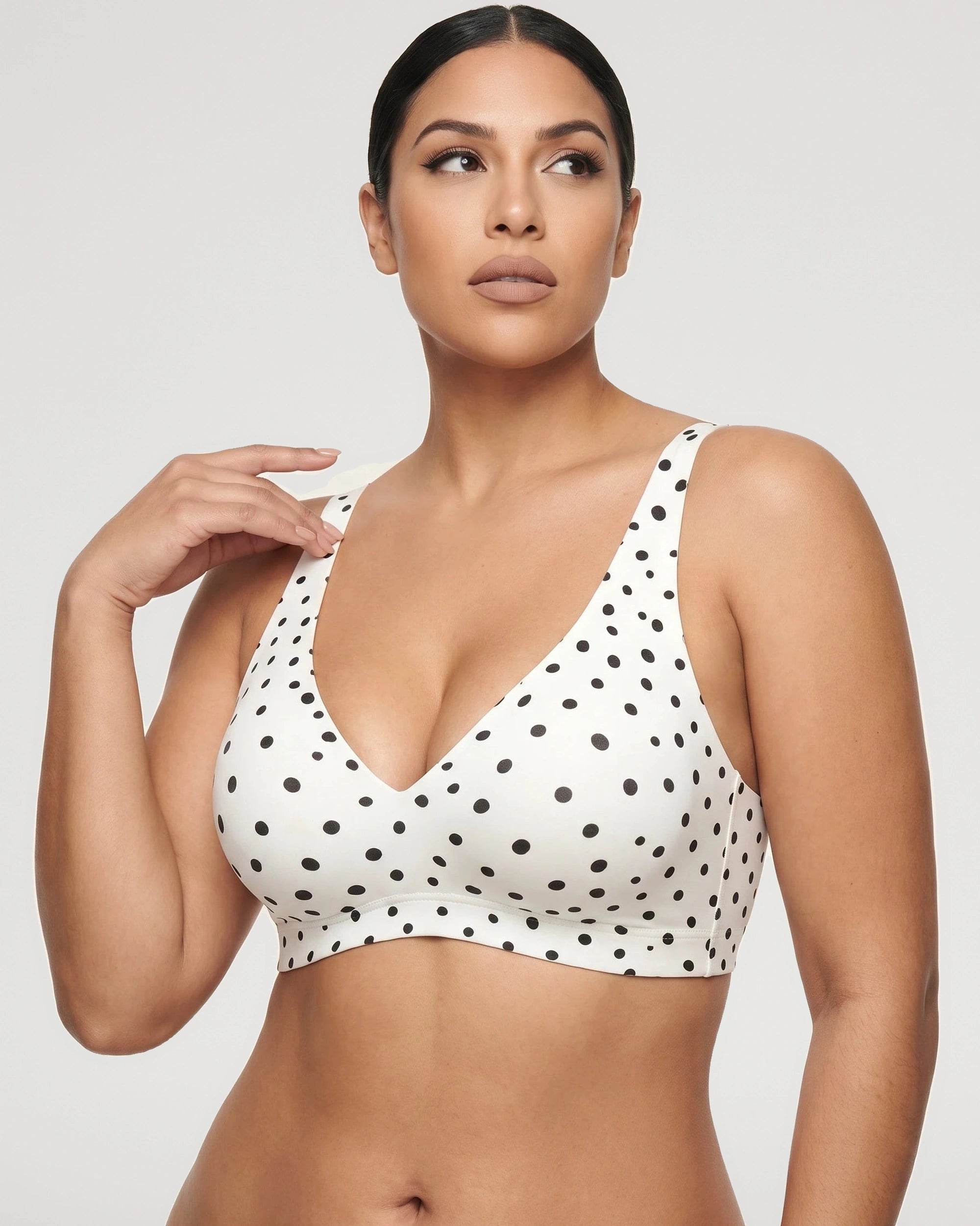 Back view with smooth everyday support | LilyCurve
