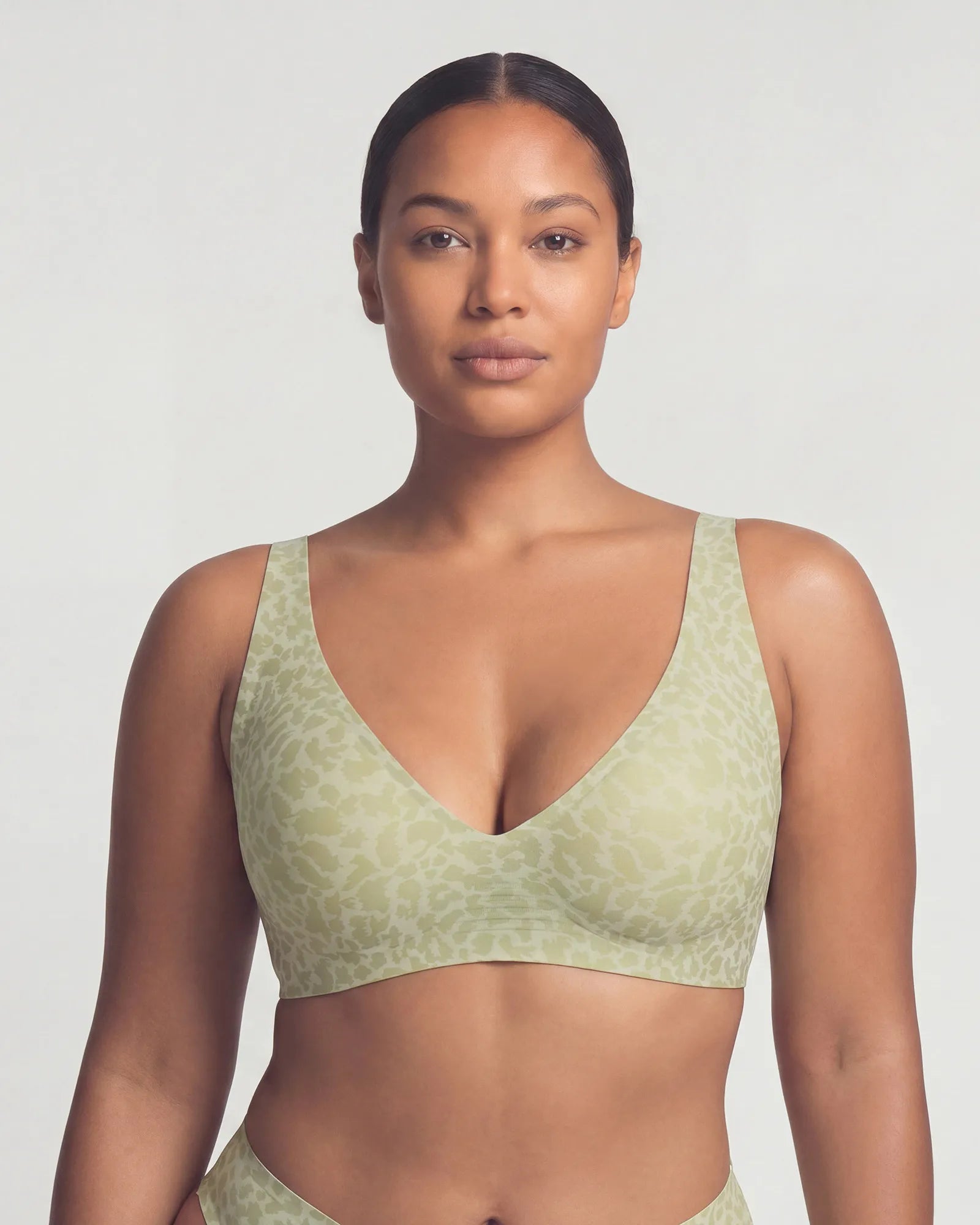 Seamless Wireless Plunge Push-Up Jelly Bra