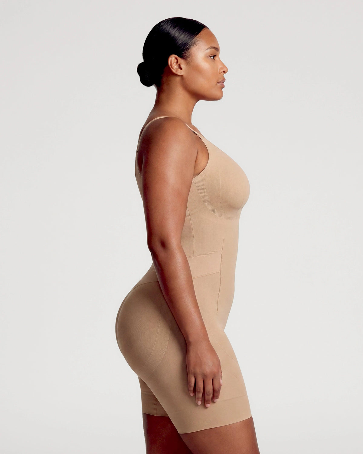 Back view with smooth everyday support | LilyCurve