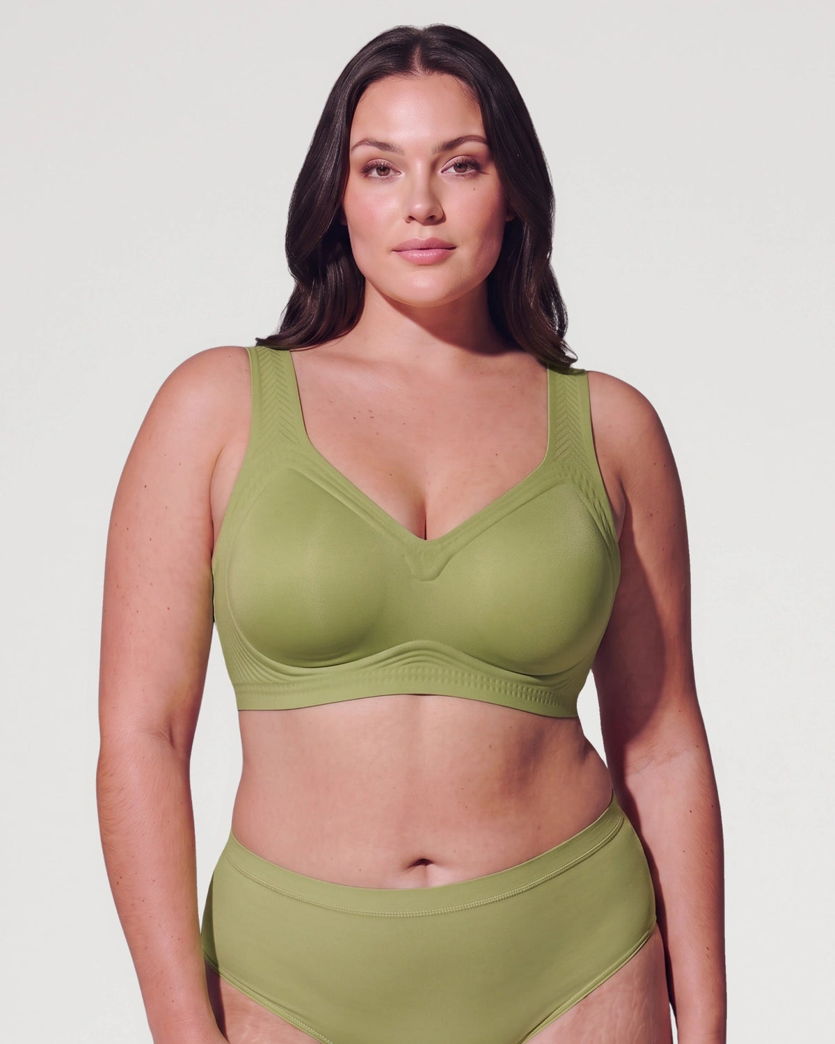 Front fit view of the Full Coverage Smooth Back Jelly Bra | LilyCurve