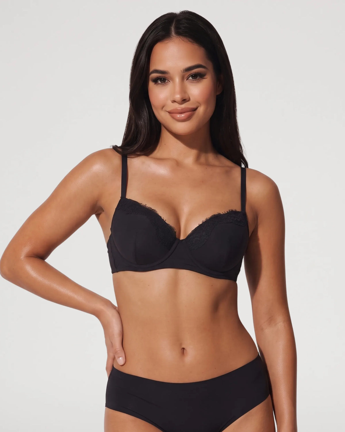 Lace Molded Push-Up Underwire Bra