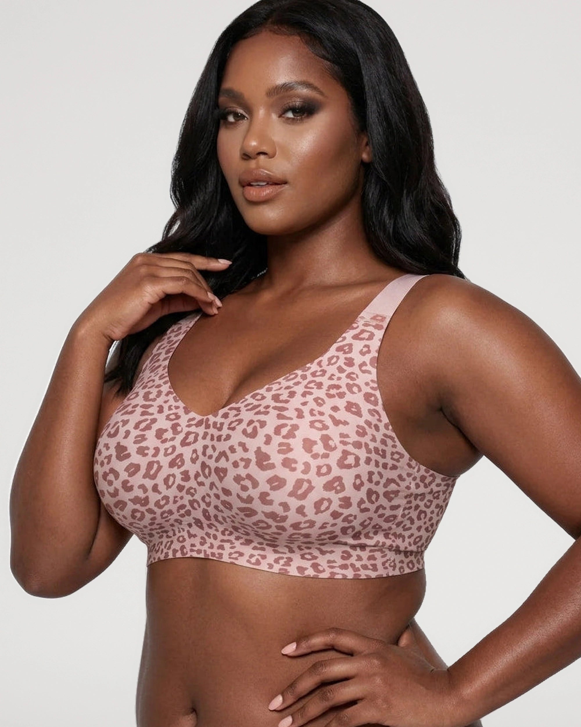 Close-up detail of the Wireless Full Coverage Seamless Push Up Jelly Bra 4Bundle design | LilyCurve