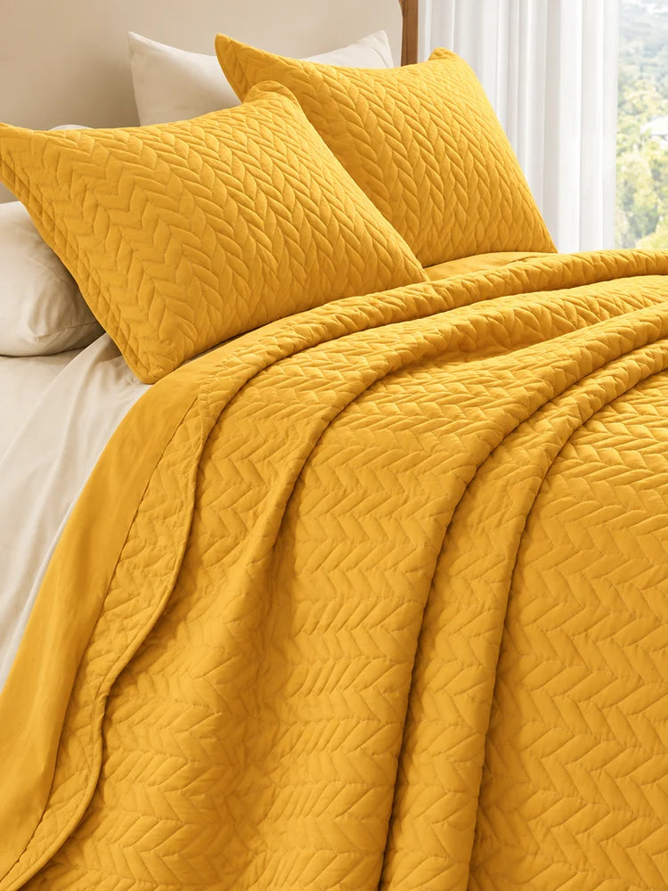 Lightweight Quilted Coverlet Bedspread Set