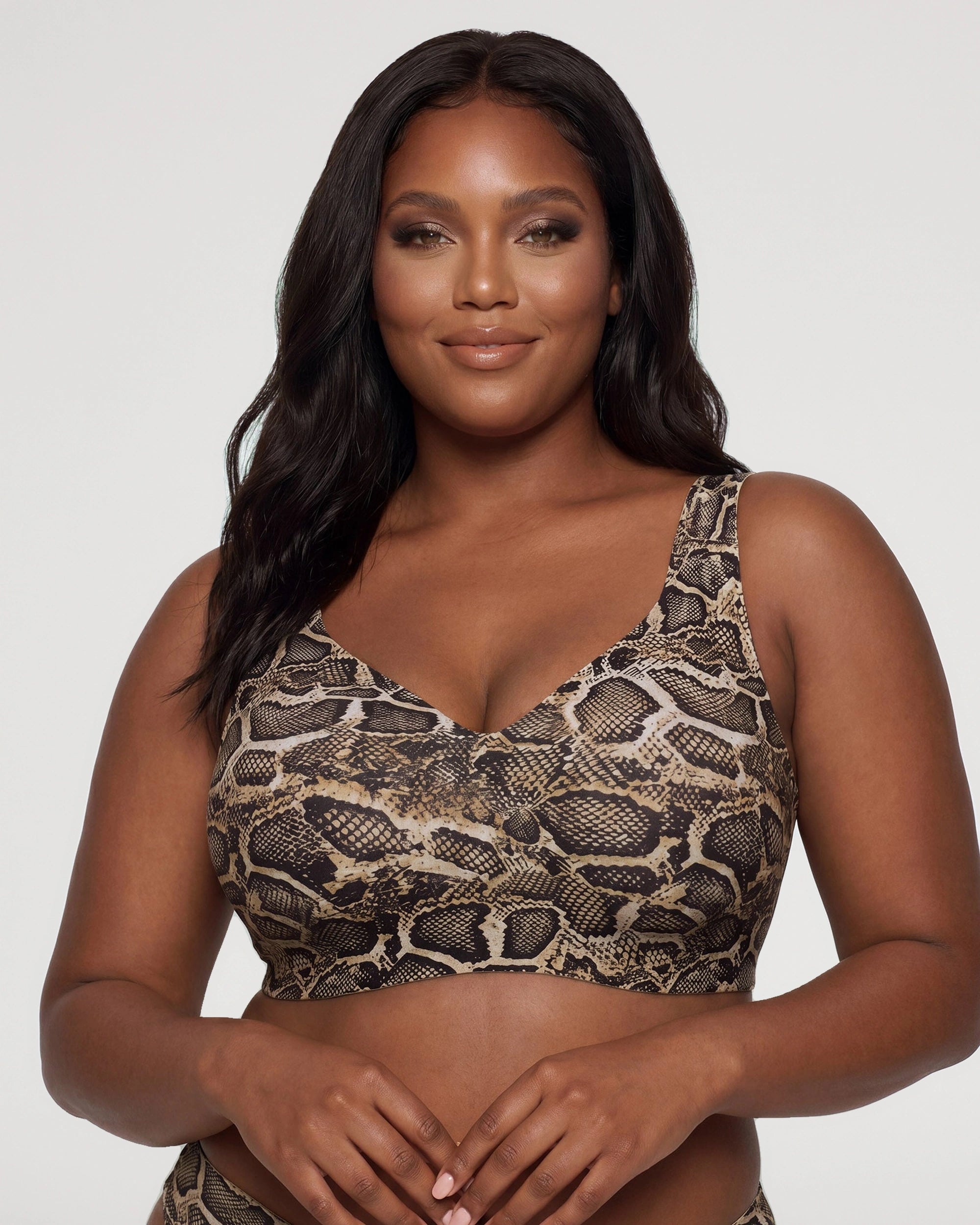 Strap and neckline view for the bra | LilyCurve