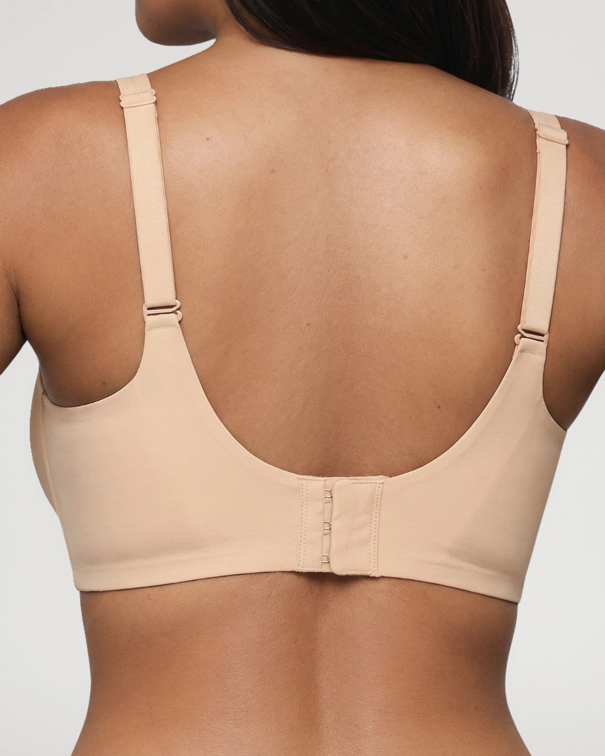 Close-up detail of the Wireless Jelly Push Up Plunge Bra design | LilyCurve