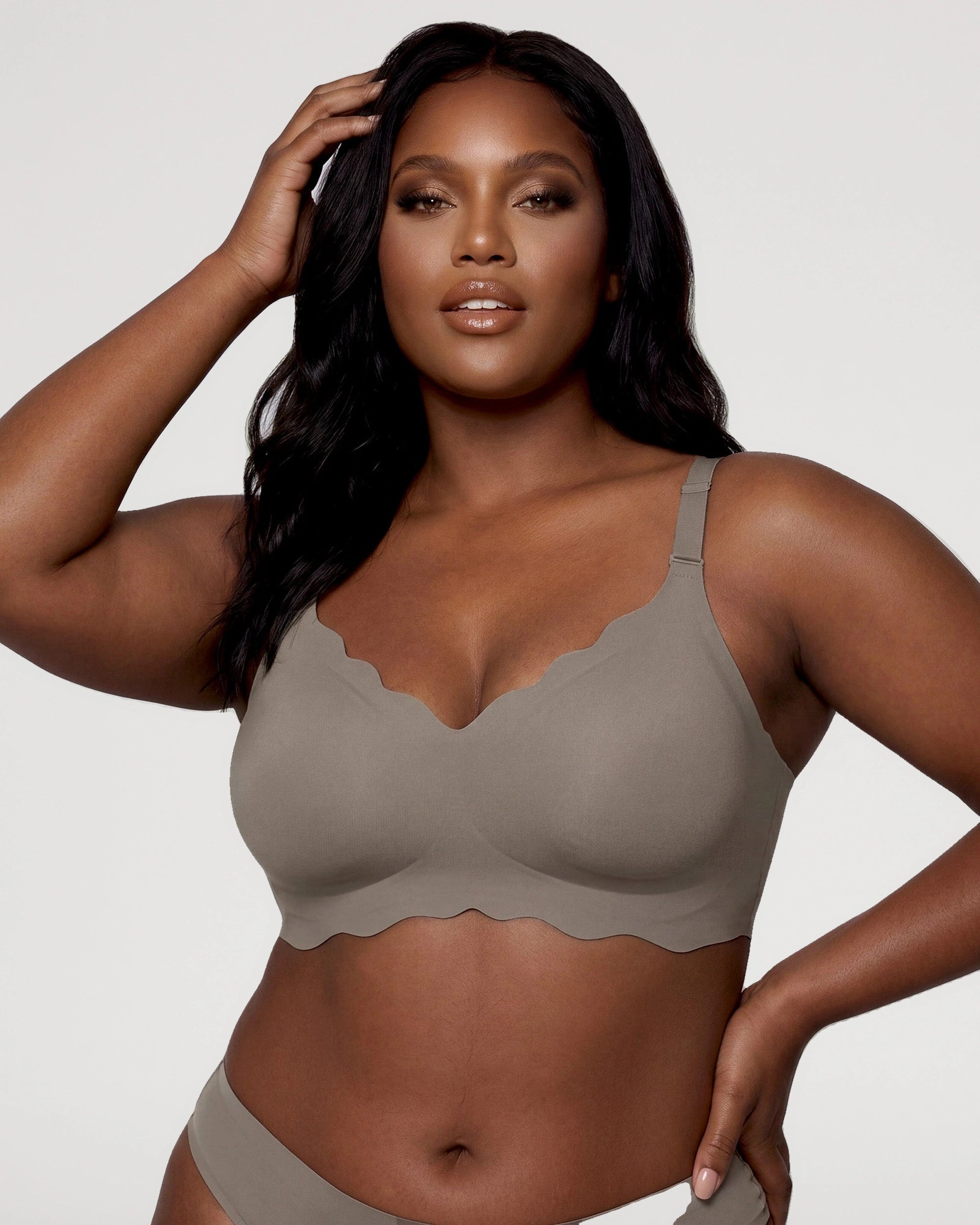 Studio fit image for the Seamless Scalloped Jelly Bra | LilyCurve