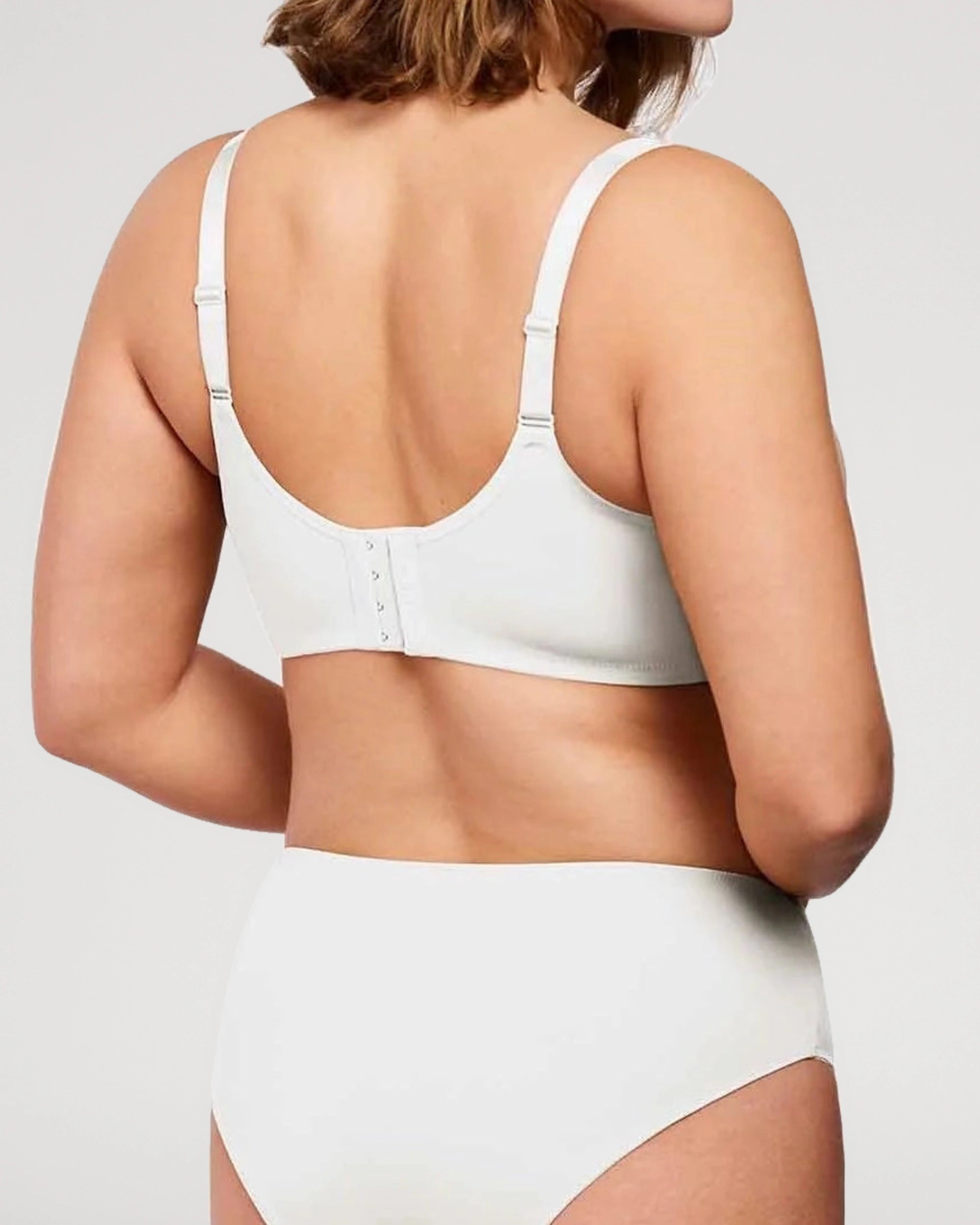 Soft contour view of the Full Coverage Unlined Minimizer Underwire Bra | LilyCurve