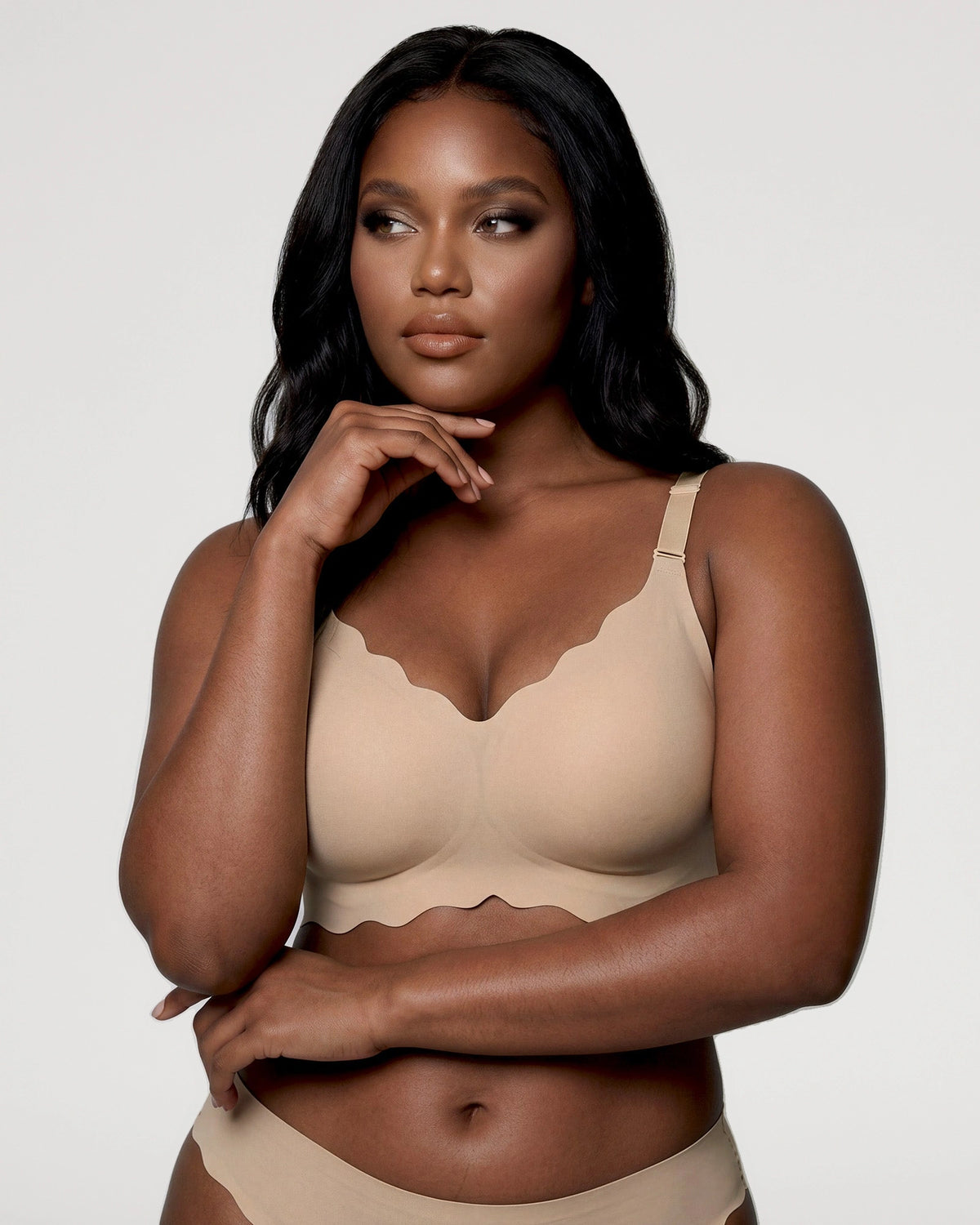 Fabric and finish detail on the Seamless Scalloped Jelly Bra | LilyCurve