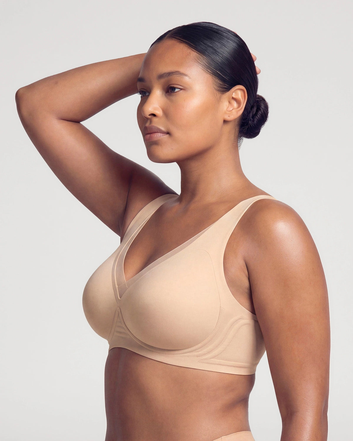 Back view with smooth everyday support | LilyCurve
