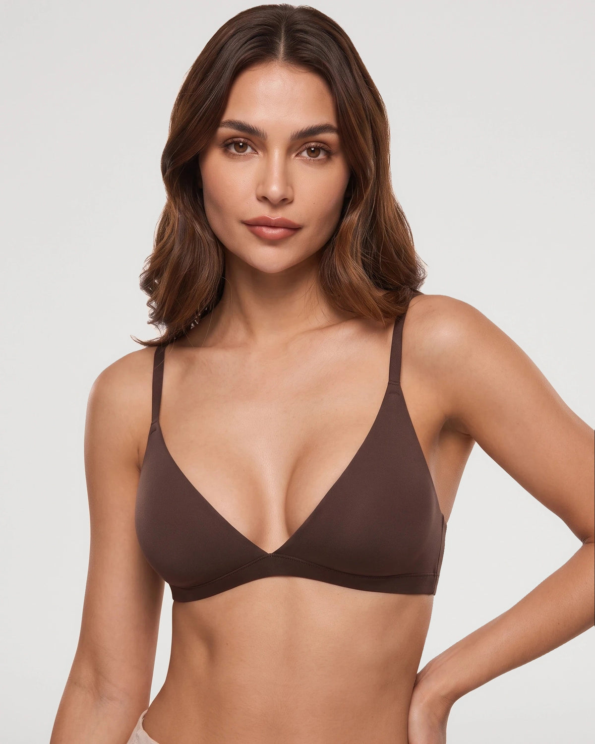 Close-up detail of the Everyday Wireless Plunge Bralette Unlined Pullover T Shirt Bra design | LilyCurve