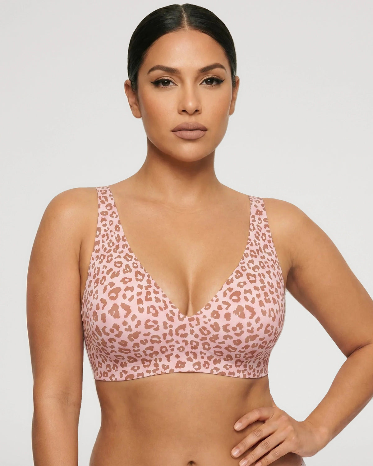 Comfort support view of this plunge bra | LilyCurve