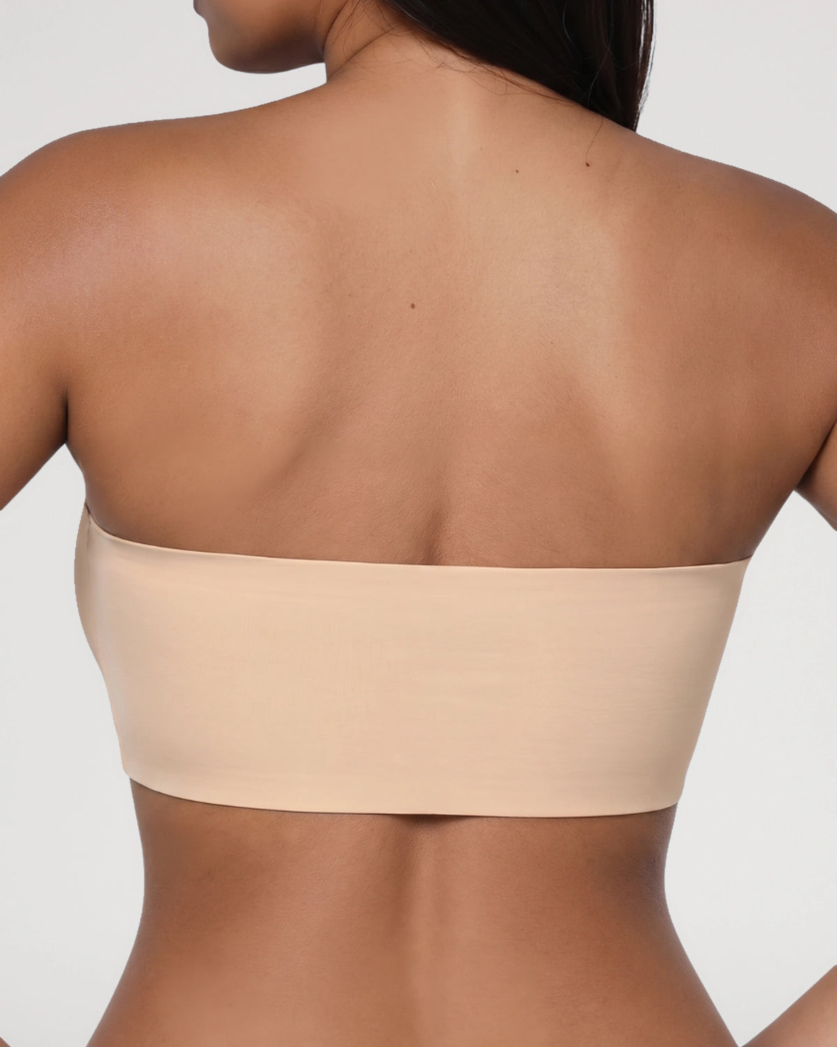 Fabric and finish detail on the Seamless Wireless Strapless Bandeau Bra | LilyCurve