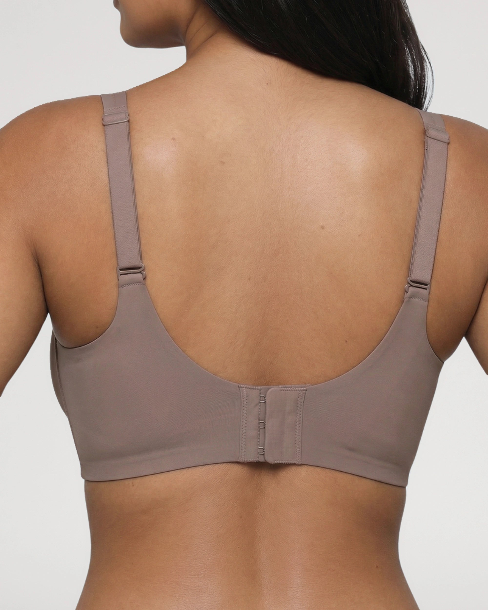 Model-style fit view of the Wireless Jelly Push Up Plunge Bra | LilyCurve