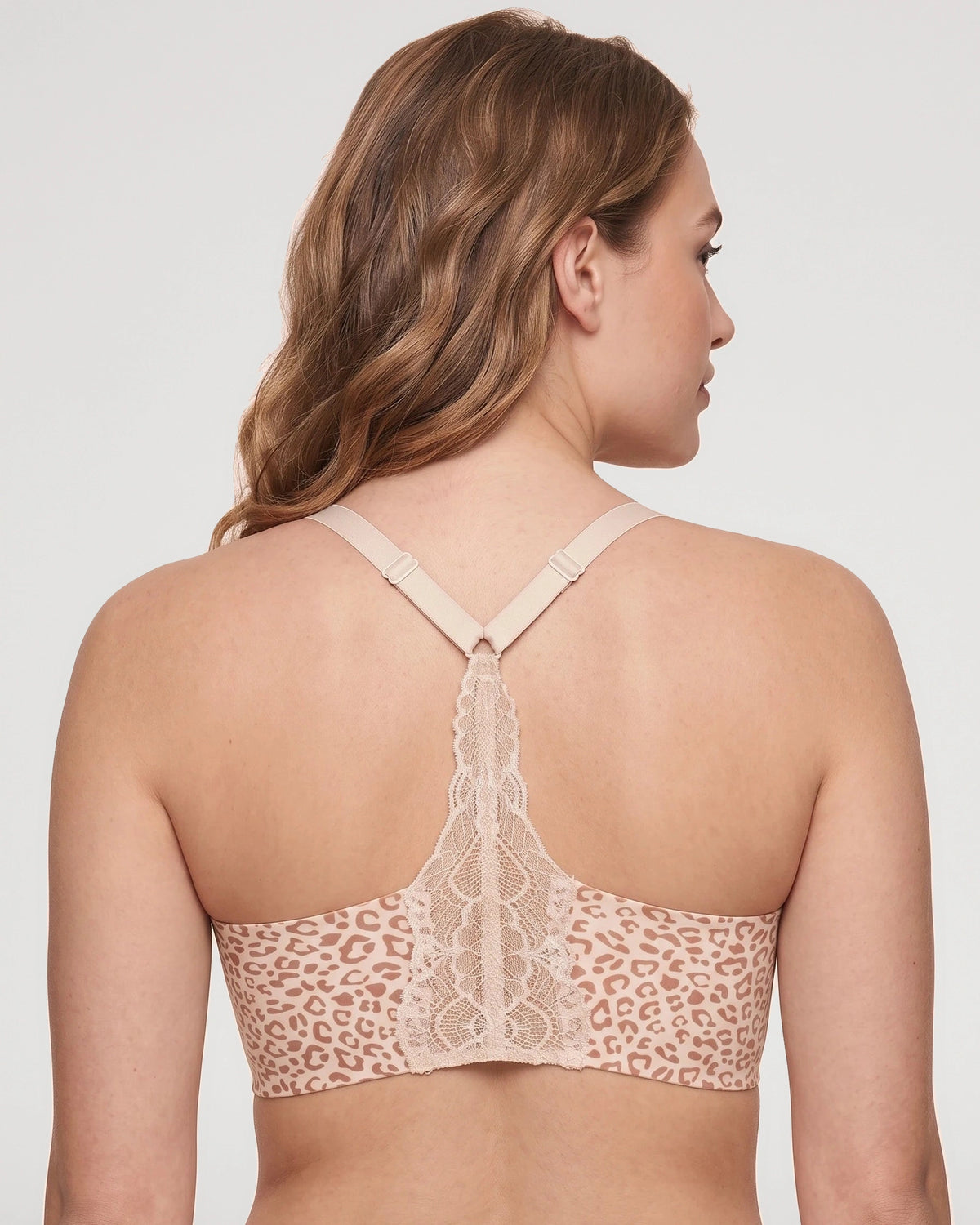 Back view with smooth everyday support | LilyCurve